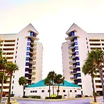 Beach Front Condo, King Size Bed, Sleeps 4