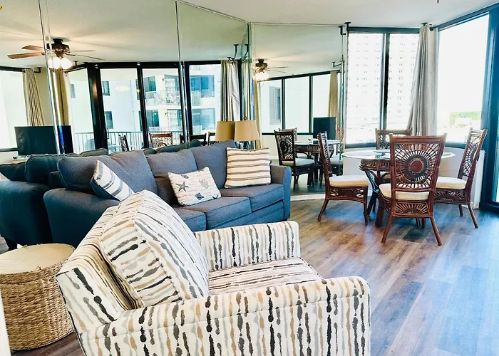 Beach Front Condo, King Size Bed, Sleeps 4