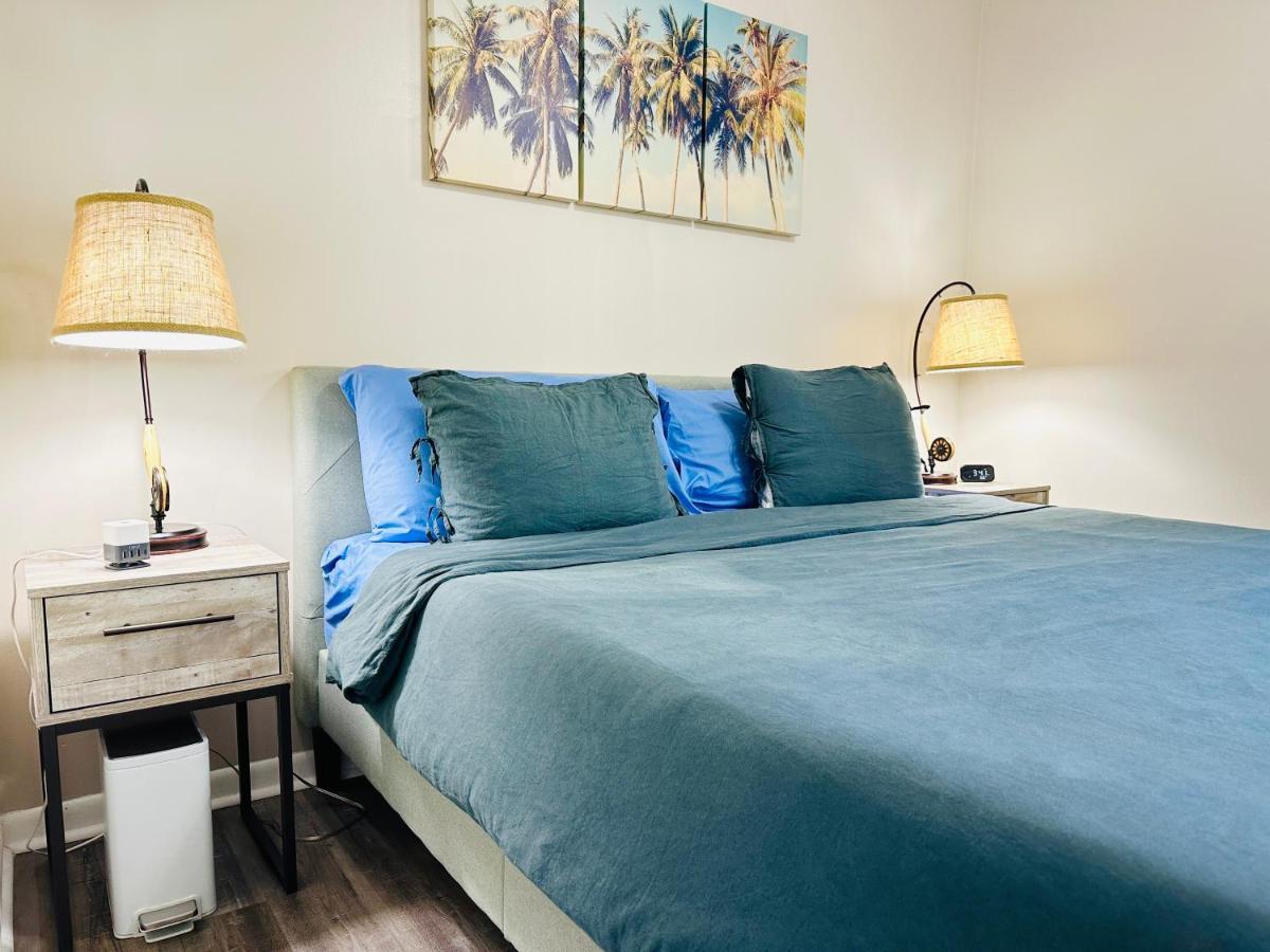 Beach Front Condo, King Size Bed, Sleeps 4 Aparthotel