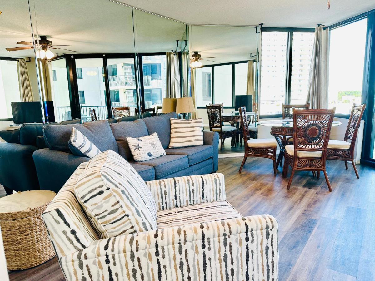 Beach Front Condo, King Size Bed, Sleeps 4 Panama City Beach